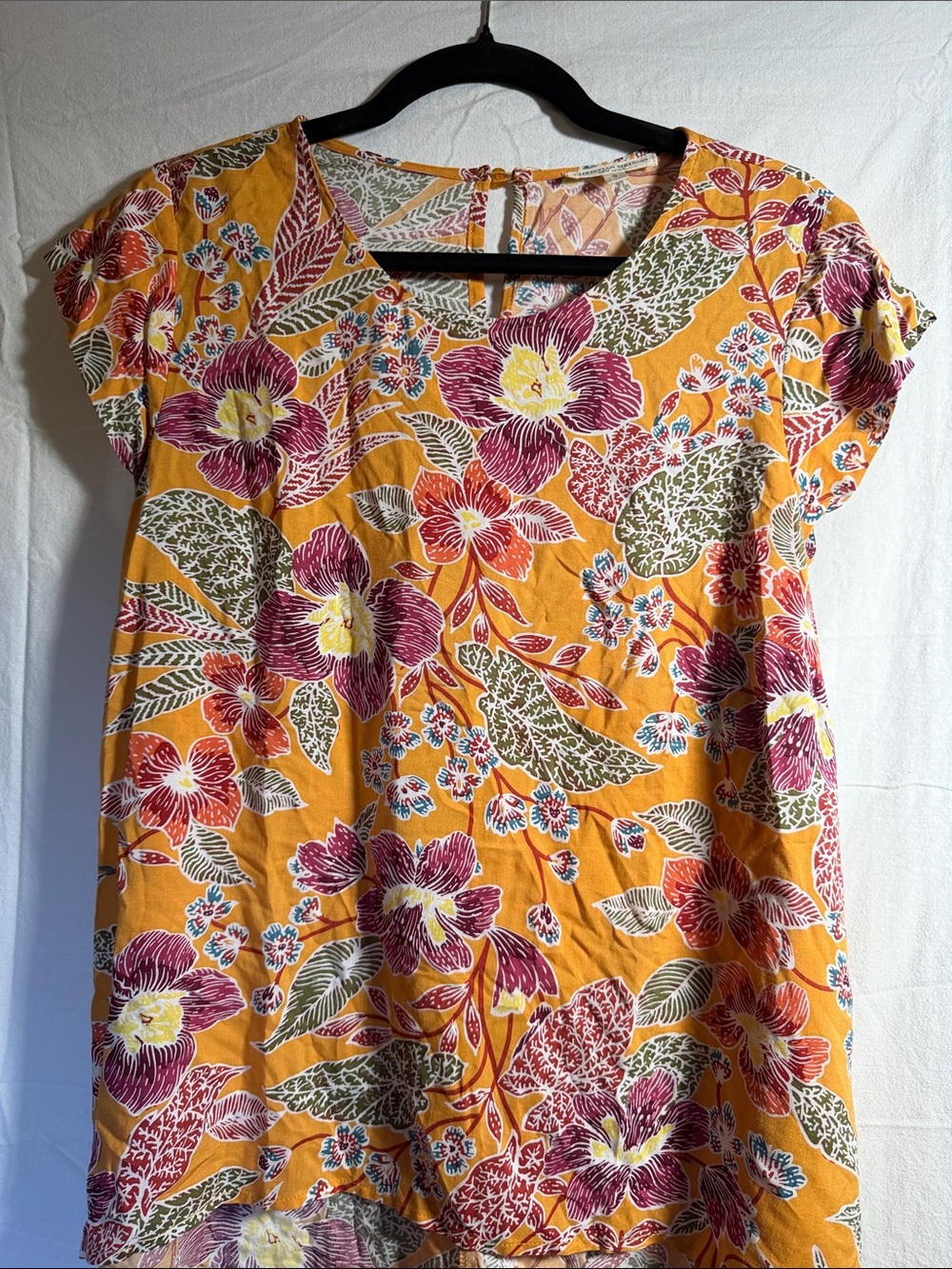Christian Siriano Mustard Floral Short Sleeve Tunic Top
